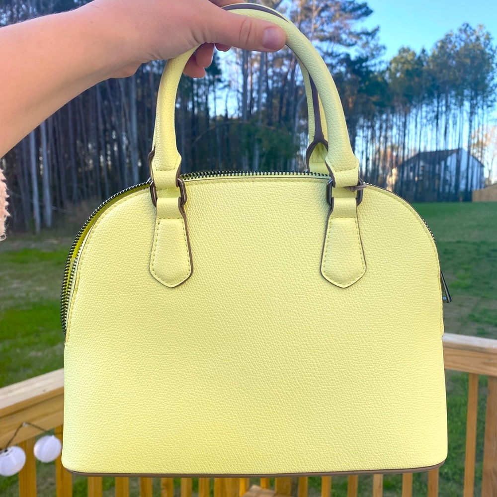 Beautiful new light yellow handbag/crossbody